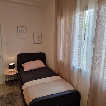 Panorama - Amazing Sea View, Newly Renovated Apartment