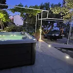 Appartamento Apartment PANORAMA - jacuzzi&amazing sea view Dugi Rat