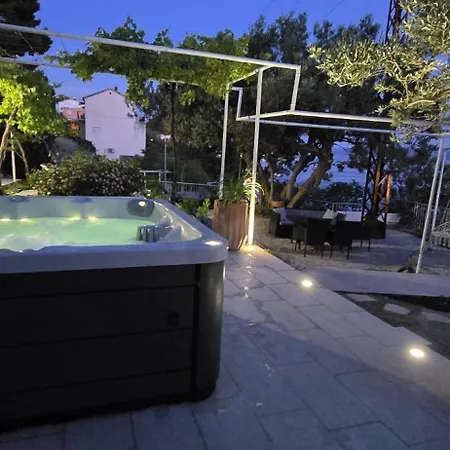公寓 Panorama House With Private Garden & Jacuzzi Two Units 杜基拉特