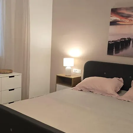 Panorama House With Private Garden & Jacuzzi Two Units 公寓