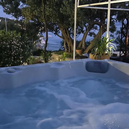 公寓 Panorama House With Private Garden & Jacuzzi Two Units