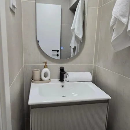 Panorama House With Private Garden & Jacuzzi Two Units * Дугі-Рат