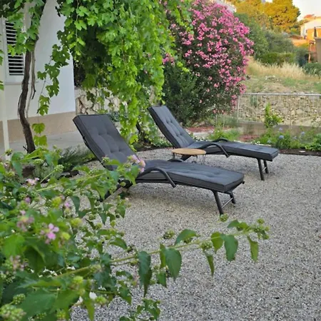 Panorama House With Private Garden & Jacuzzi Two Units